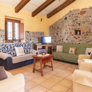 Фотография гостевого дома Four-Bedroom Holiday Home in Villaviciosa de Cordo.