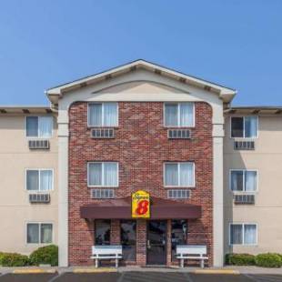 Фотографии гостиницы 
            Super 8 by Wyndham Irving DFW Airport/South