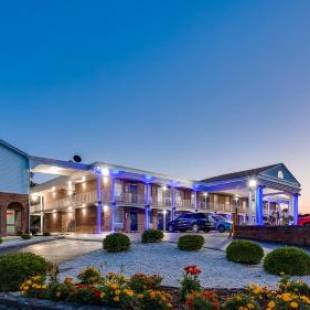 Фотографии гостиницы 
            SureStay Hotel by Best Western Bardstown General Nelson