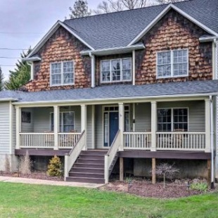 Фотография гостевого дома Porch, Patio, Proximity! Home Near Dtwn Asheville