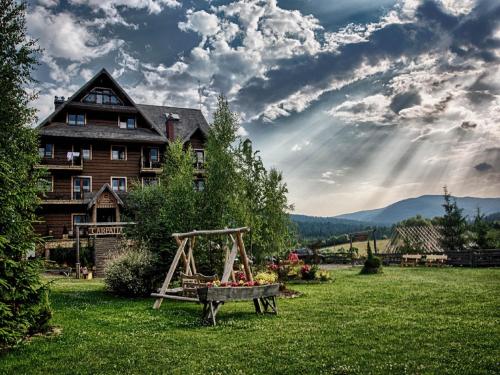 Фотография гостиницы Hotel Carpatia Bieszczadzki Gościniec
