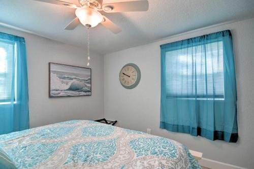 Фотографии гостевого дома 
            Sunny Escape with Yard, Patio 2 Mi to Madeira Beach