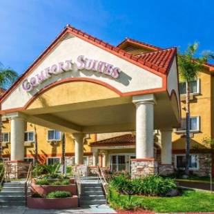 Фотографии гостиницы
Comfort Suites Near Six Flags Magic Mountain