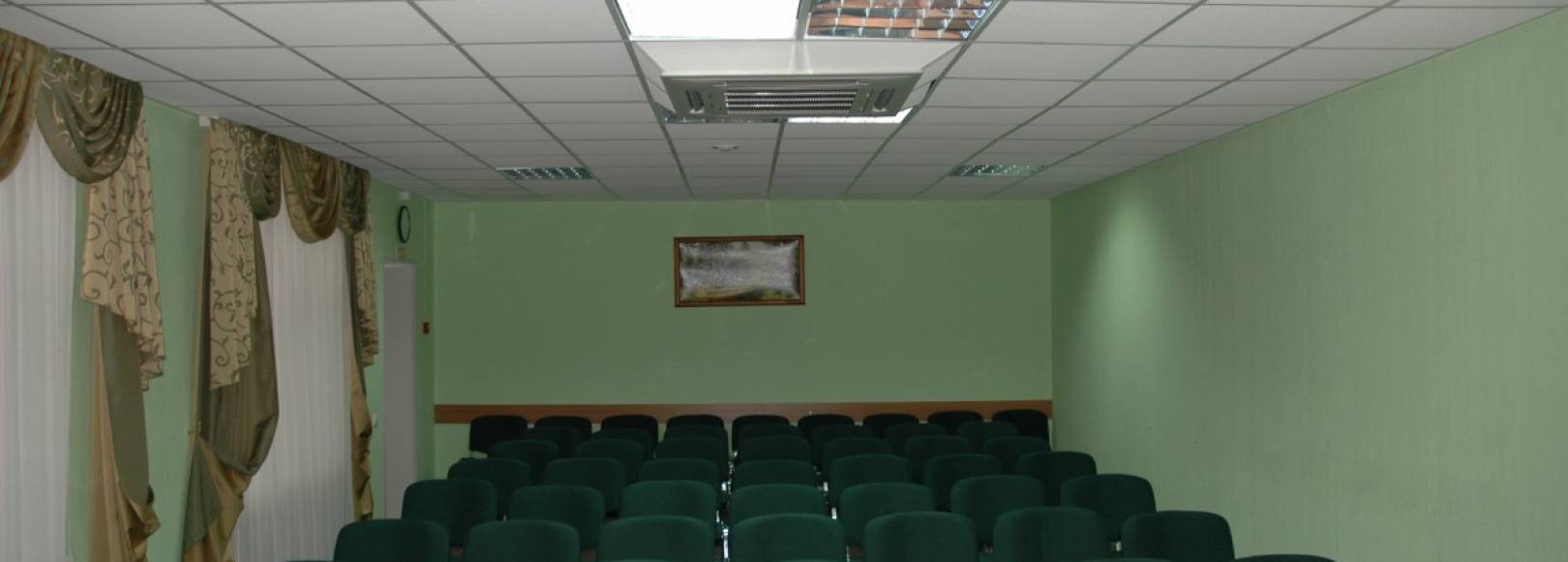 Фотография конференц-зала Салют на 60 человек