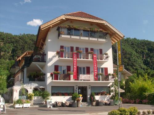 Фотография гостиницы Pension Flora Albergo