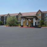 Фотография гостиницы Best Western California City Inn & Suites