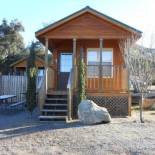 Фотография базы отдыха Oakzanita Springs Camping Resort Cabin 1