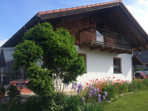 Фотография гостевого дома Seehäuschen - Waging Tettenhausen