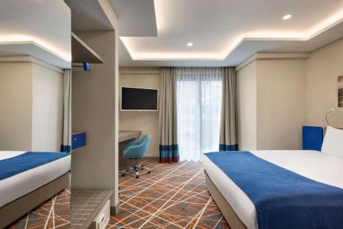 Фотографии гостиницы 
            Tryp by Wyndham Istanbul Taksim