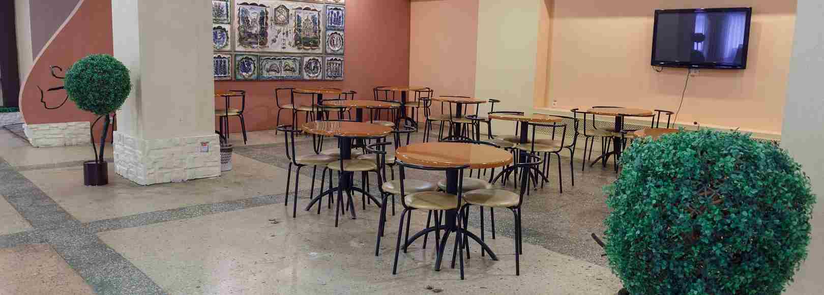 Фотография концертного зала Холл с гардеробом и буфетом Дворца культуры радиозавода