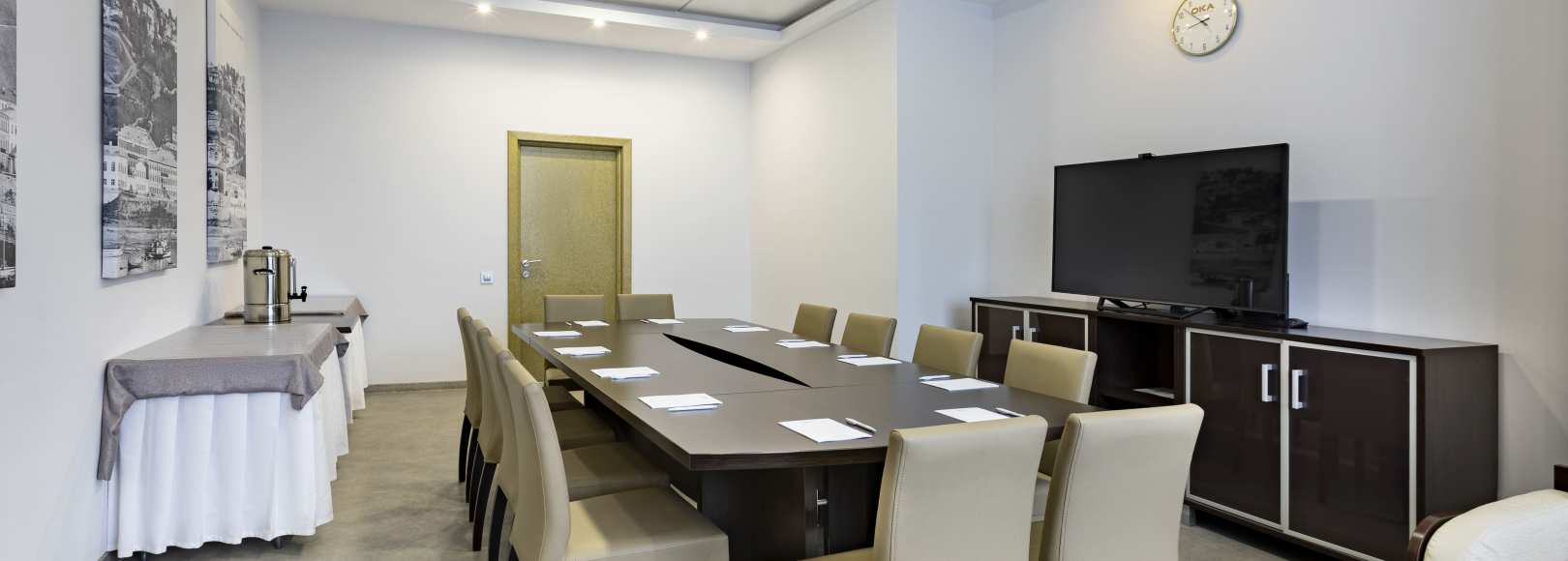 Фотография комнаты для переговоров Комната переговоров