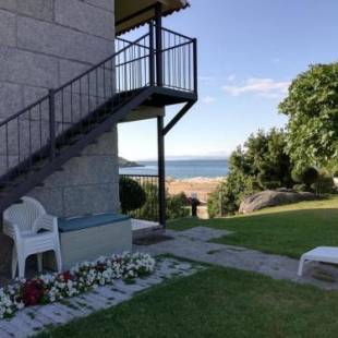 Фотографии гостевого дома 
            2 bedrooms house with sea view enclosed garden and wifi at Vilanova