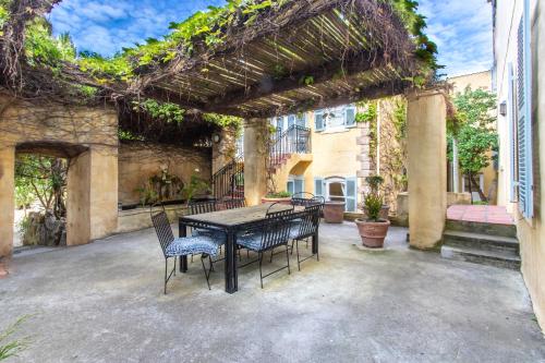 Фотография гостевого дома Auberge Burgundy