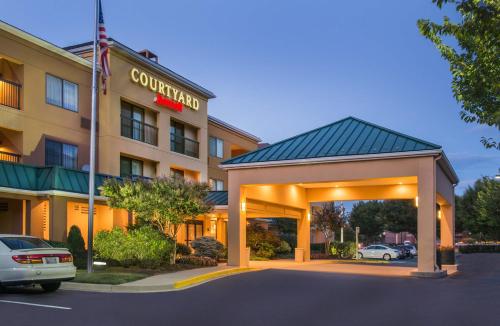 Фотография гостиницы Courtyard by Marriott Frederick