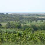 Фотография гостевого дома Location au calme vue sur le canal du midi et la mer