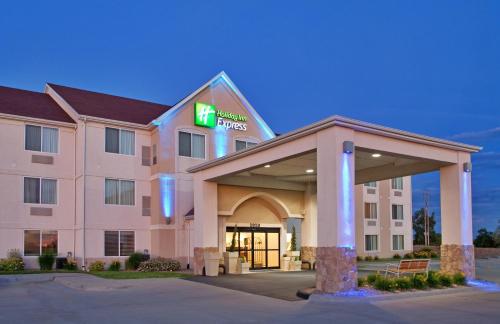 Фотография гостиницы Holiday Inn Express Hotel & Suites Maryville, an IHG Hotel