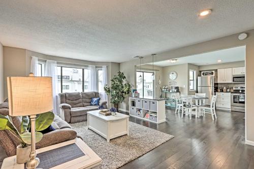 Фотография гостевого дома Pool-View Condo Walk to Shops, 4Mi to Lake!