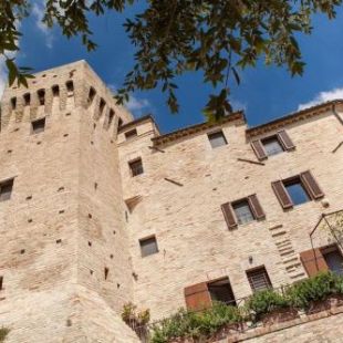 Фотография гостевого дома MarcheAmore - Torre da Bora, Luxury Medieval Tower