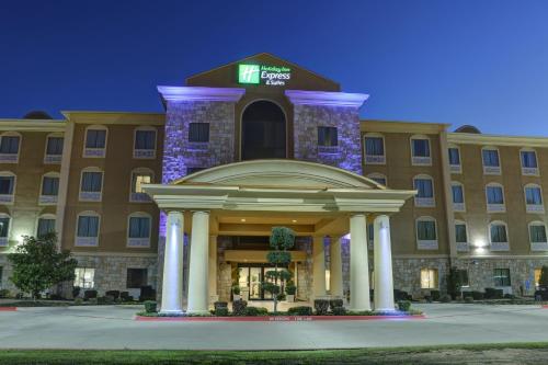 Фотография гостиницы Holiday Inn Express Hotel & Suites Texarkana East, an IHG Hotel