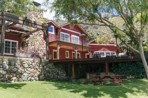 Фотография гостиницы Circle Bar B Guest Ranch