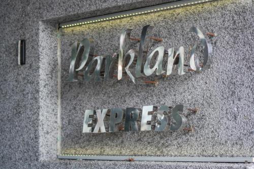 Фотографии гостиницы 
            Parkland Express