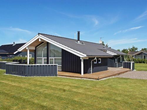 Фотография гостевого дома Holiday home Tarm III