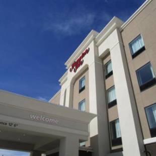 Фотографии гостиницы 
            Hampton Inn & Suites Burlington