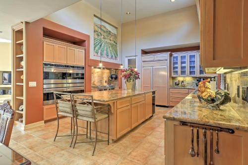 Фотография гостевого дома Lavish Corral De Tierra-Monterey Home with Bocce Ball