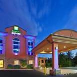 Фотография гостиницы Holiday Inn Express Portland South - Lake Oswego, an IHG Hotel