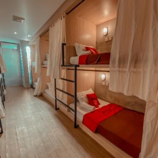 Фотография гостиницы RedDoorz Hostel near Lippo Mall Kuta