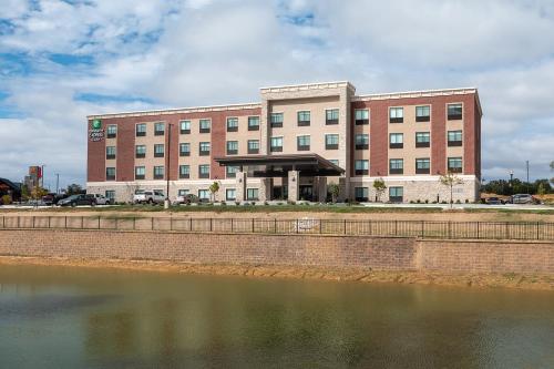 Фотография гостиницы Holiday Inn Express & Suites - Wentzville St Louis West, an IHG Hotel