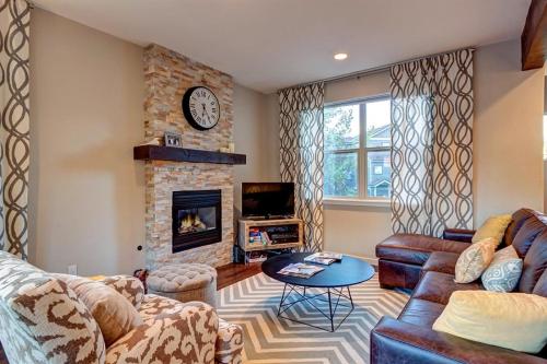 Фотография гостевого дома Crossroads Townhome 681B