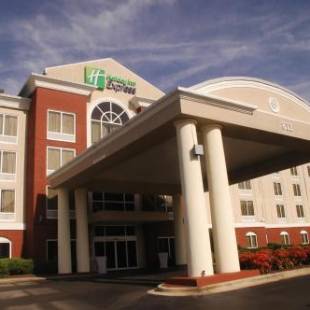 Фотографии гостиницы 
            Holiday Inn Express Birmingham Irondale East, an IHG Hotel