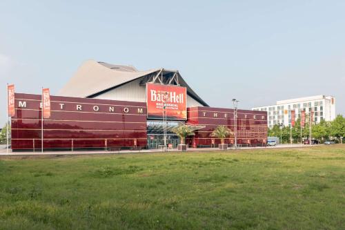 Фотография гостиницы Super 8 by Wyndham Oberhausen am Centro