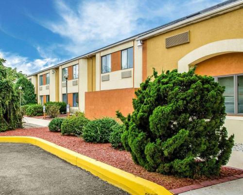 Фотографии гостиницы 
            Econo Lodge Harrisburg/Hershey