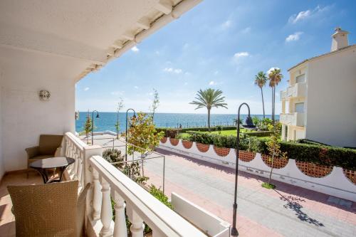 Фотографии гостевого дома 
            Lets in the Sun La Cala Beachside Townhouse