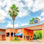 Фотография гостиницы Travelodge by Wyndham San Antonio Lackland A F B