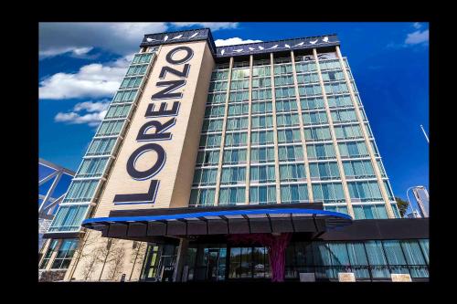 Фотографии гостиницы 
            Lorenzo Hotel