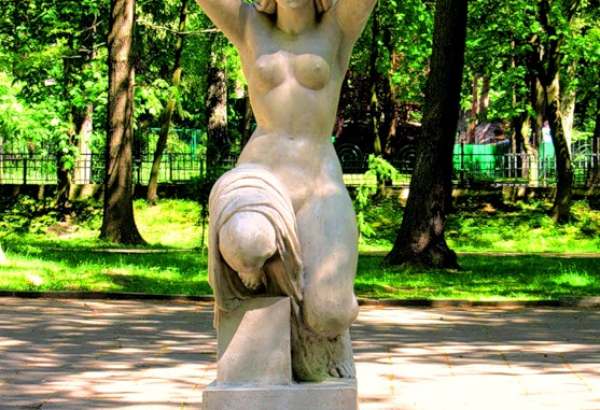 Фотография памятника Скульптура Несущая воду