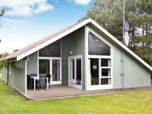 Фотография гостевого дома Three-Bedroom Holiday home in Dannemare 1