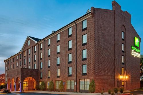 Фотографии гостиницы 
            Holiday Inn Express Harrisburg East, an IHG Hotel