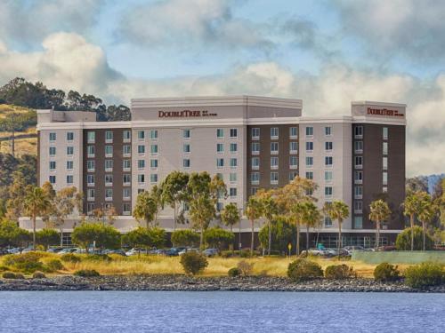 Фотография гостиницы DoubleTree by Hilton San Francisco Airport North