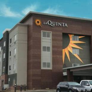 Фотографии гостиницы 
            La Quinta by Wyndham Wichita Airport