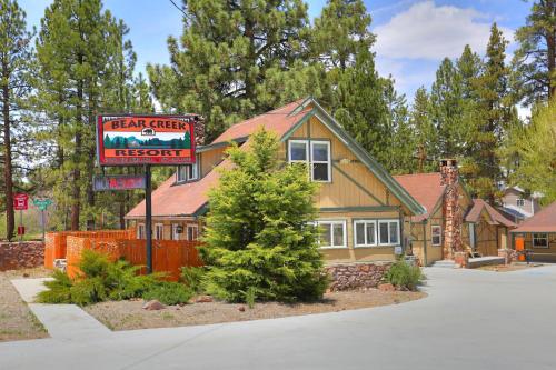 Фотография гостиницы Bear Creek Resort