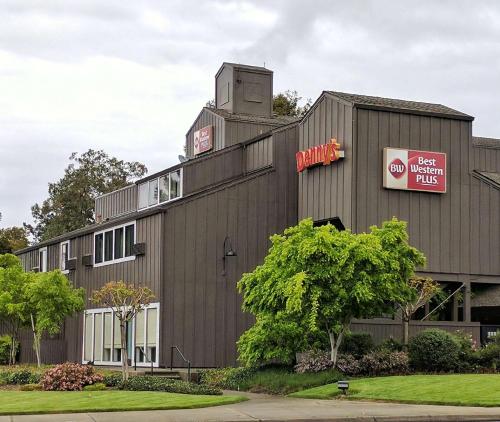 Фотография гостиницы Best Western Plus Inn at the Vines