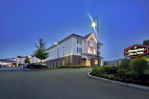 Фотография гостиницы Hampton Inn & Suites - Cape Cod / West Yarmouth