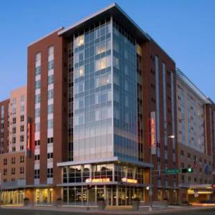 Фотографии гостиницы 
            Hampton Inn & Suites Madison Downtown