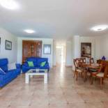 Фотография гостевого дома ApartUP Canet Beachfront House