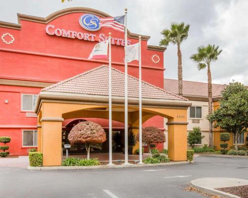 Фотография гостиницы Comfort Suites Tulare