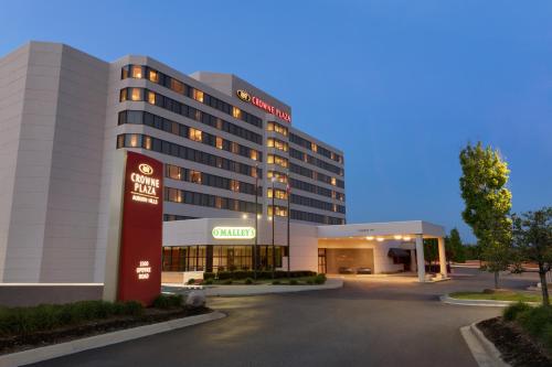 Фотография гостиницы Crowne Plaza Hotels & Resorts Auburn Hills, an IHG Hotel